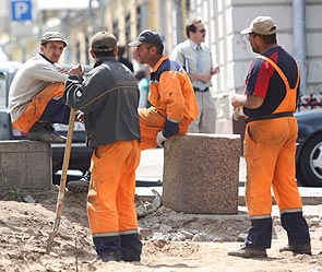 Sputnik: Ташкент и Москва проведут встречу по мигрантам