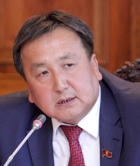 АКИpress: Характерная особенность проблемы миграции для стран Центральной Азии - массовая трудовая миграция, - спикер Жогорку Кенеша