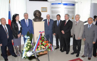 Культура.уз: Политехнический музей в Ташкенте украсил бронзовый бюст Юрия Гагарина